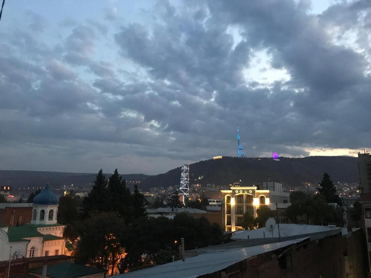 Guest House Third Floor 第比利斯 外观 照片