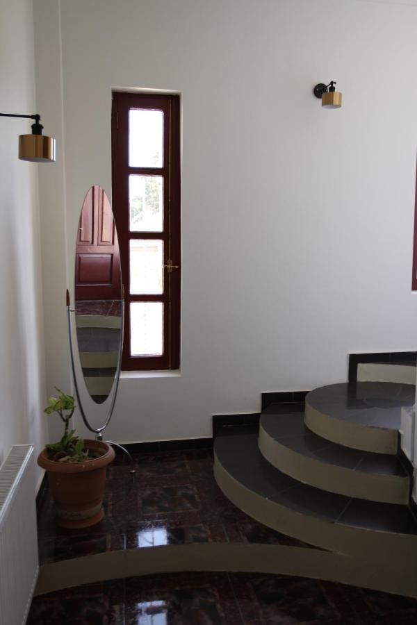Guest House Third Floor 第比利斯 外观 照片
